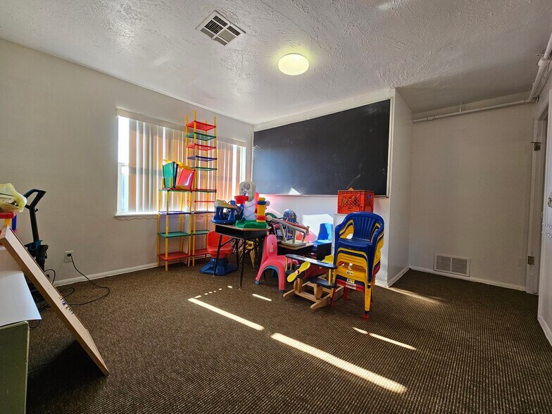 More Photos Of 617 NW 88th St, Oklahoma City Daycare Center For Lease