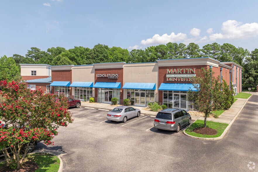 More Photos Of 301 Village Ave, Yorktown Freestanding For Lease