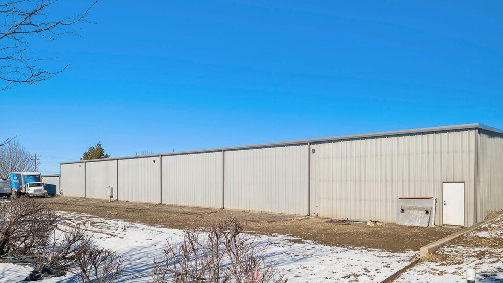 More Photos Of 400 Kristen Ct, Montrose Showroom For Lease