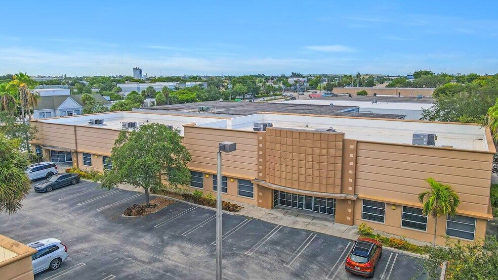 More Photos Of 470 S Andrews Ave, Pompano Beach Unknown For Lease