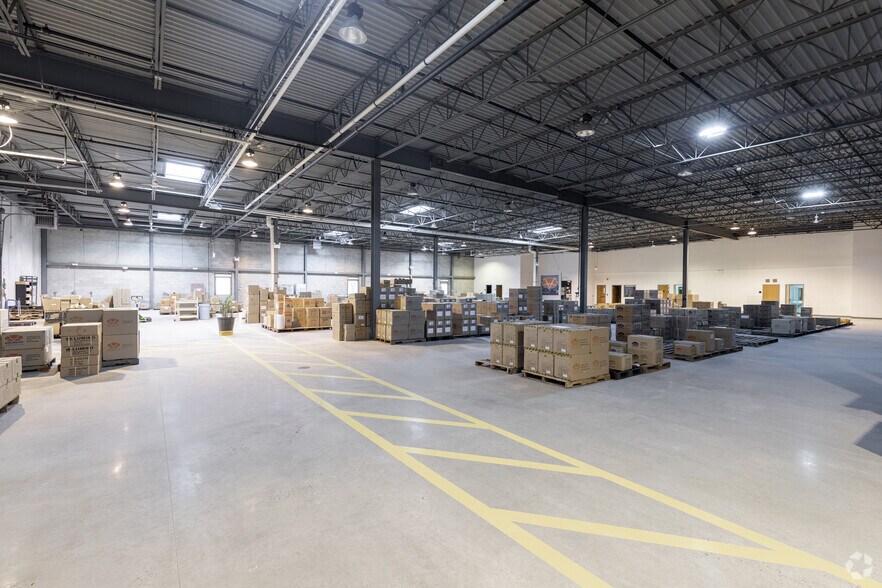 More Photos Of 47 Commerce Dr, Cranbury Light Distribution For Sale