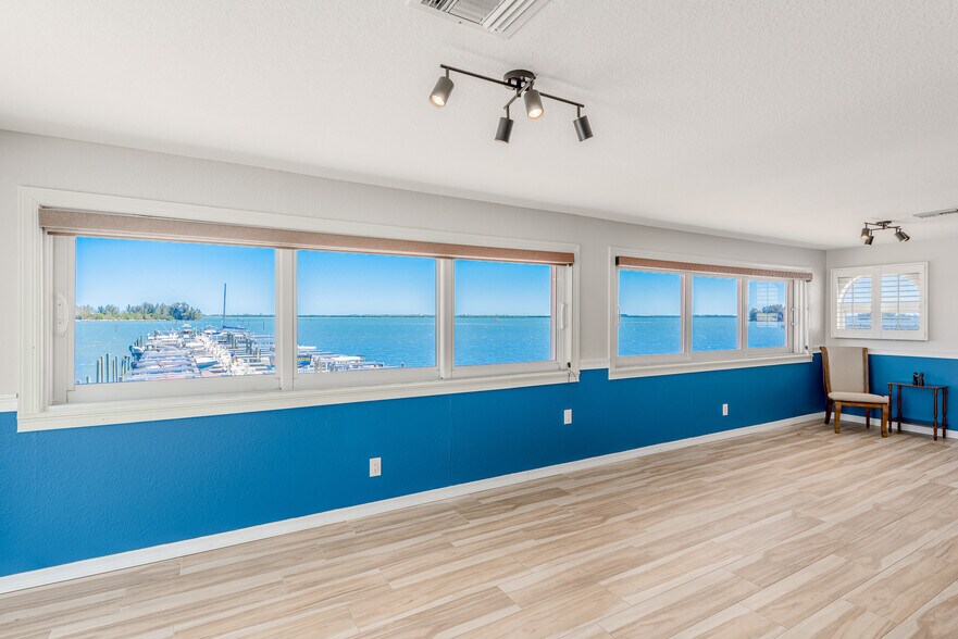 More Photos Of 806 Indian River Dr, Sebastian Marina For Sale