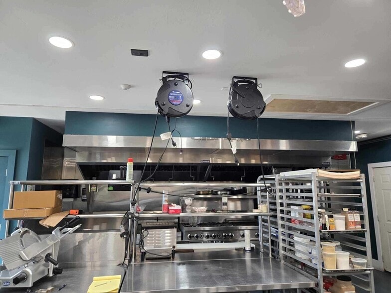 More Photos Of 168 Lower County Rd, Dennis Port Freestanding For Sale