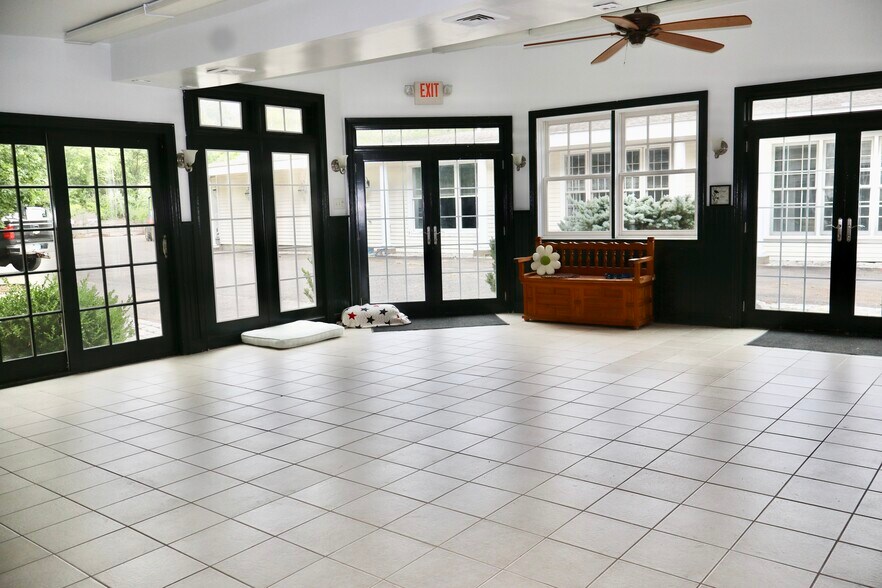 More Photos Of 129 Interlaken Rd, Stamford Manufacturing For Lease