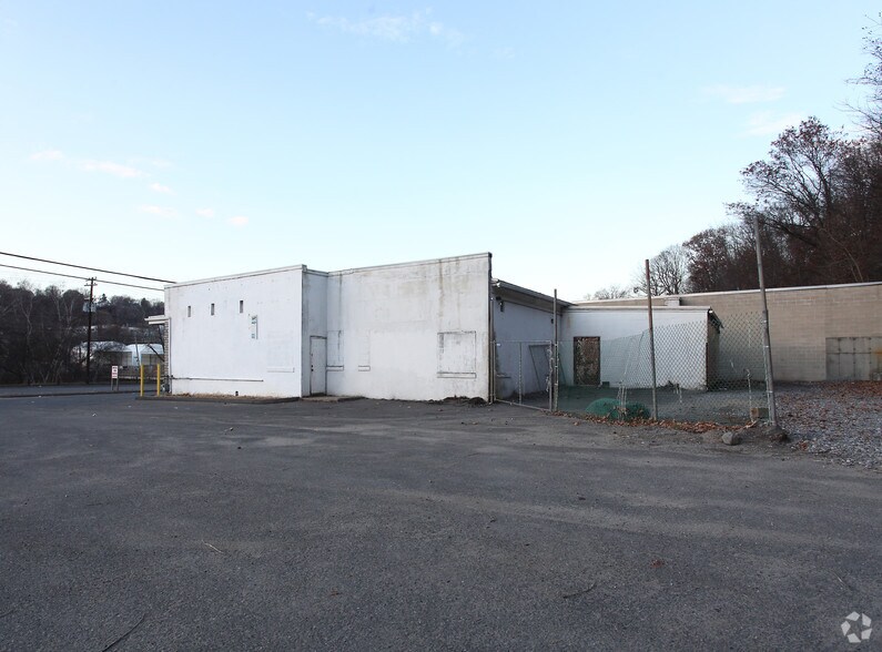 More Photos Of 2019 S Main St, Waterbury Freestanding For Lease