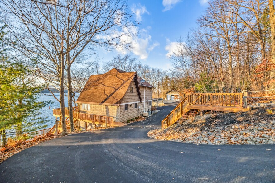 More Photos Of 4555 Davies Rd, Burdett Specialty For Sale