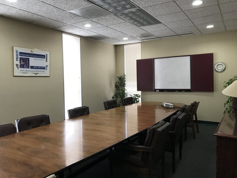 More Photos Of 505 Busse Hwy, Park Ridge Office For Sale