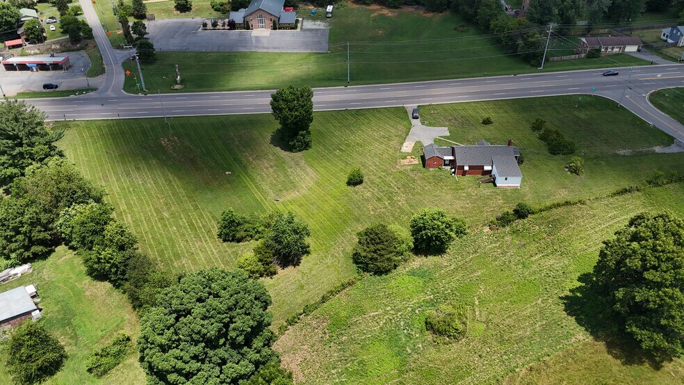More Photos Of 5207 N Roan St, Gray Specialty For Sale