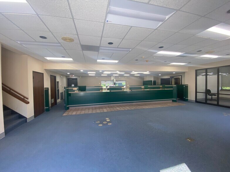 More Photos Of 200 Forest Hills Rd W, Wilson Bank For Sale