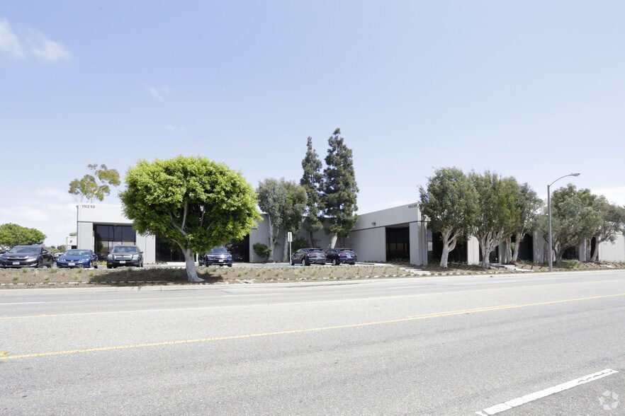 More Photos Of 2150-2160 W 190th St, Torrance Unknown For Lease