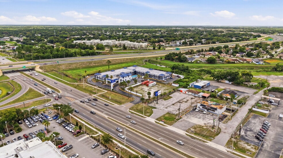 More Photos Of 8710 E Colonial Dr, Orlando Auto Dealership For Lease