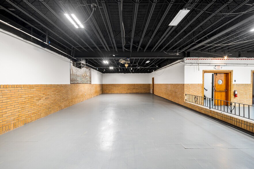 More Photos Of 379 Cherry St, Pottstown Flex For Lease