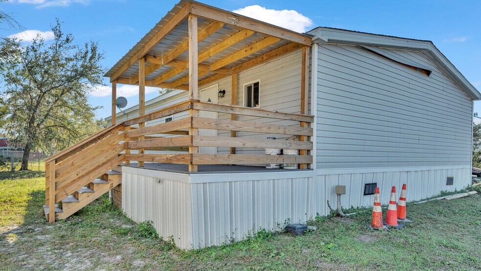 More Photos Of 705 Jerry Smith Rd, Dover Light Manufacturing For Sale