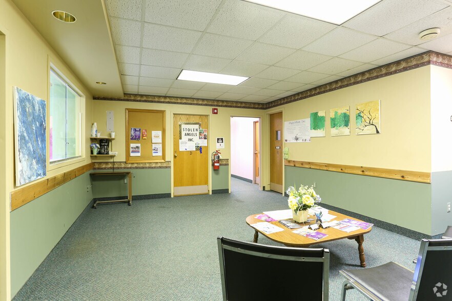 More Photos Of 243 S Main St, Albion Town Orleans Medical For Lease