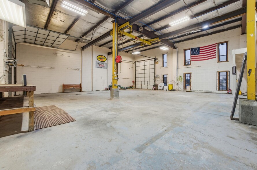 More Photos Of 20620 Burl Ct, Joliet Warehouse For Sale