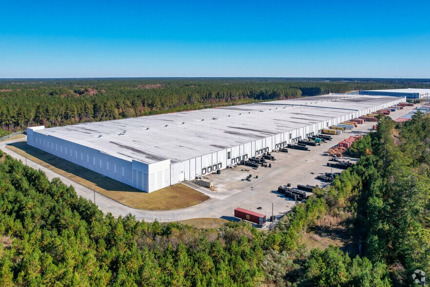More Photos Of 400 Trade Zone Blvd, Summerville Distribution For Lease