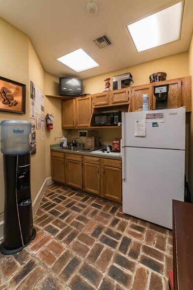 More Photos Of 1414 25th Ave, Gulfport Medical For Lease