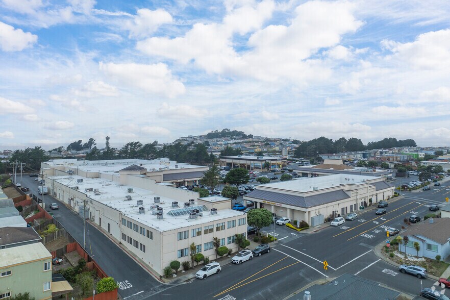 More Photos Of 5-192 Skyline Plz, Daly City Unknown For Lease