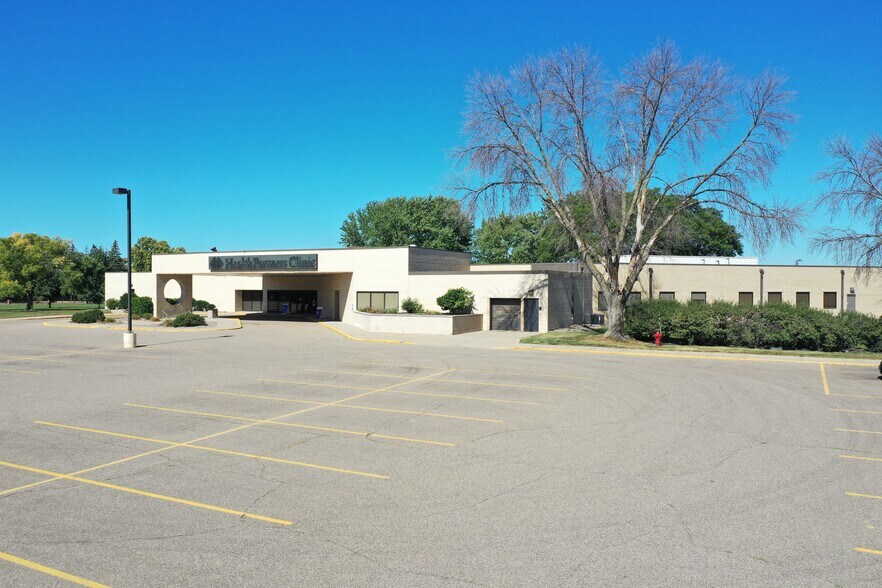 More Photos Of 15290 Pennock Ln, Apple Valley Medical For Sale