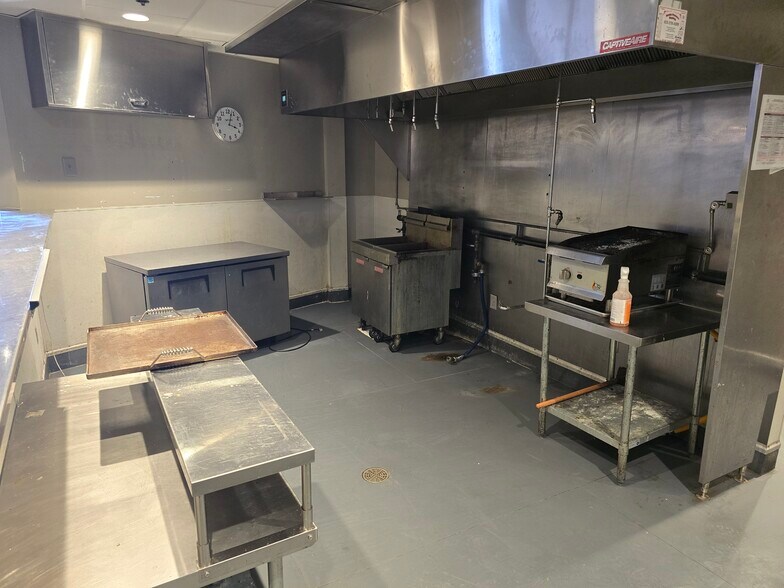 More Photos Of 142 Market St, Johnson City Restaurant For Sale