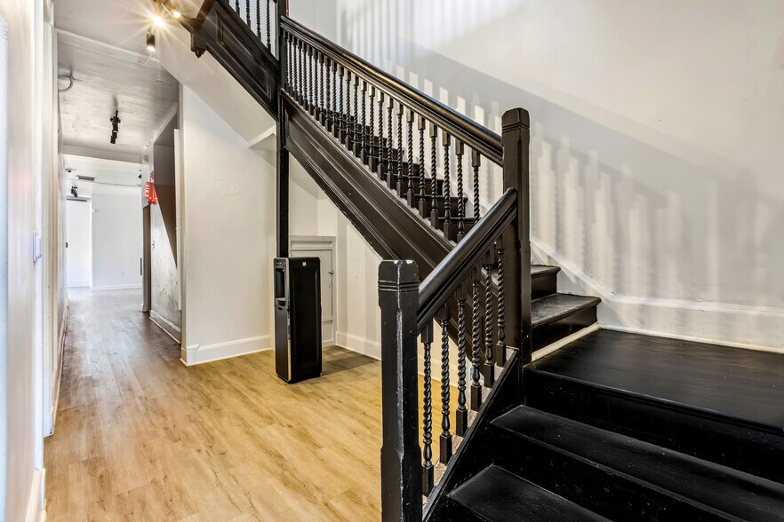 More Photos Of 2229 N Charles St, Baltimore Office For Lease