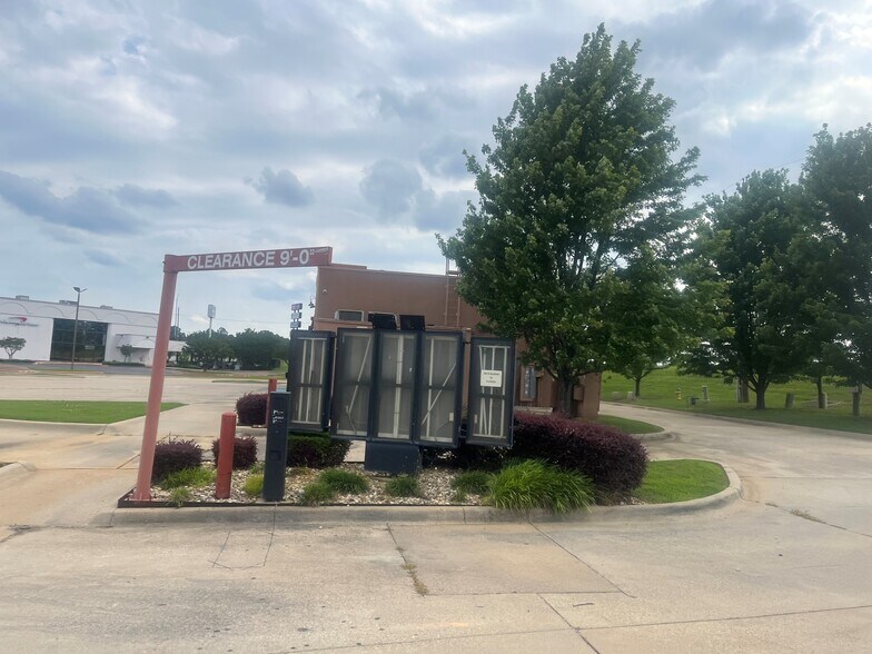 More Photos Of 2400 Richmond Rd, Texarkana Unknown For Lease