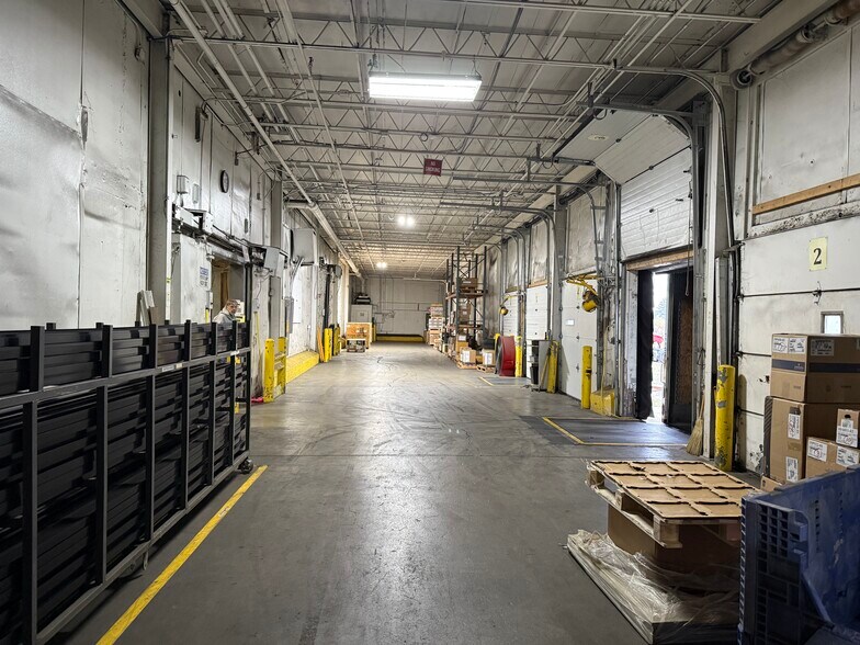 More Photos Of 9801 Airport Dr, Fort Wayne Refrigeration Cold Storage For Lease