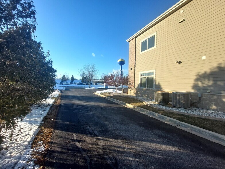 More Photos Of 435 Village Walk Ln, Johnson Creek Office For Lease