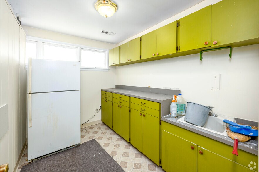 More Photos Of 601 Eastern Ave NE, Capitol Heights Medical For Sale