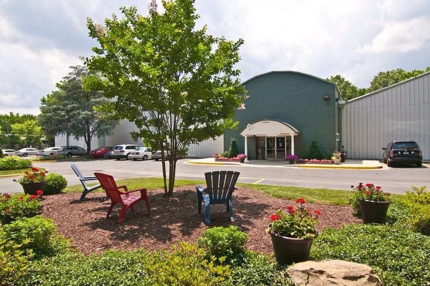 Primary Photo Of 7950 Audubon Ave, Alexandria Health Club For Sale