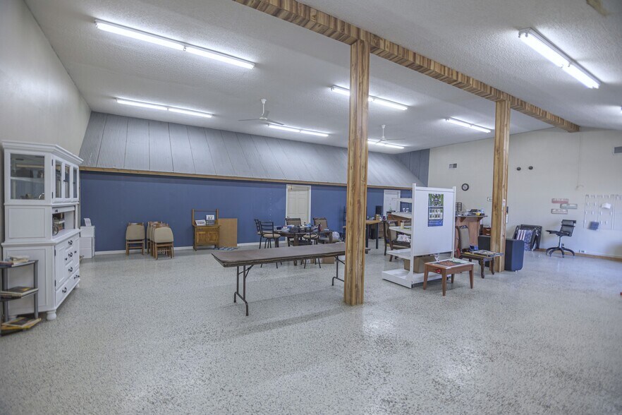 More Photos Of 105 Ash Ave NE, Wadena Veterinarian Kennel For Sale