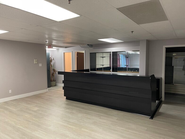 More Photos Of 130 Industry St, Toronto Showroom For Lease