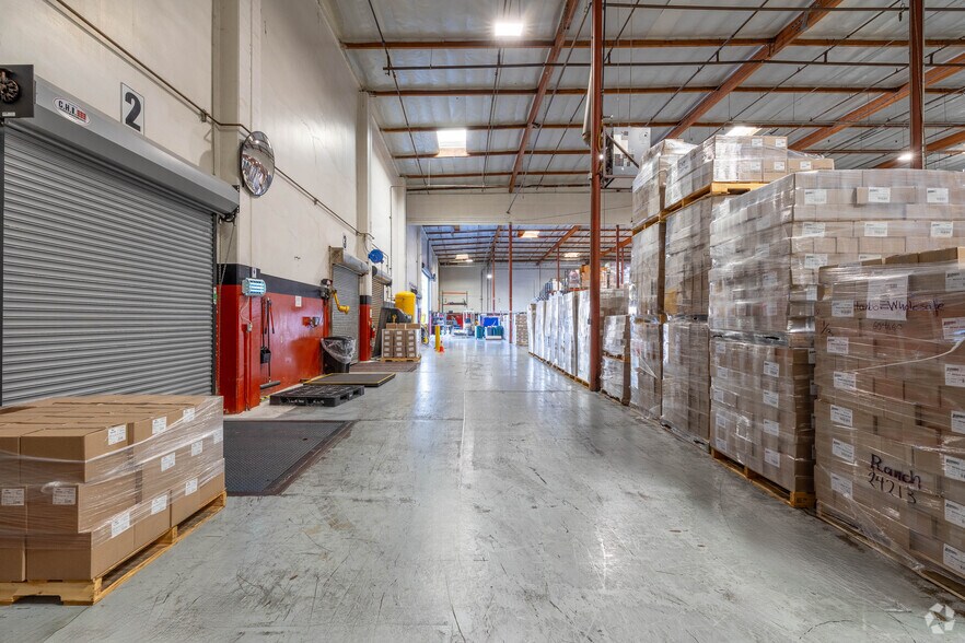More Photos Of 1192 Vanderbilt Cir, Manteca Warehouse For Lease