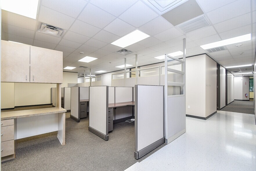 More Photos Of 15366 Park Row, Houston Office For Lease