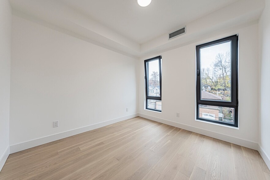 More Photos Of 14 Holmesdale Rd, Toronto Apartments For Sale