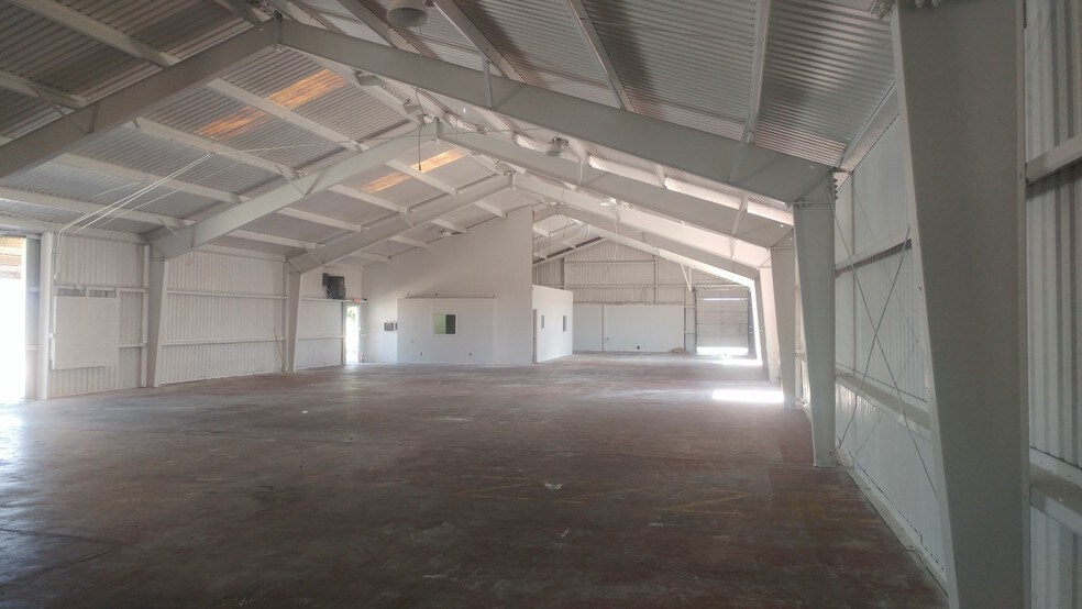 More Photos Of 2814 South St, Fort Myers Warehouse For Sale