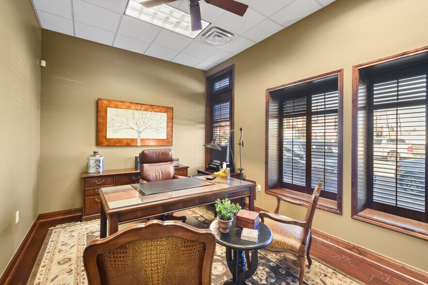 More Photos Of 101 Simonton St, Conroe Loft Creative Space For Lease