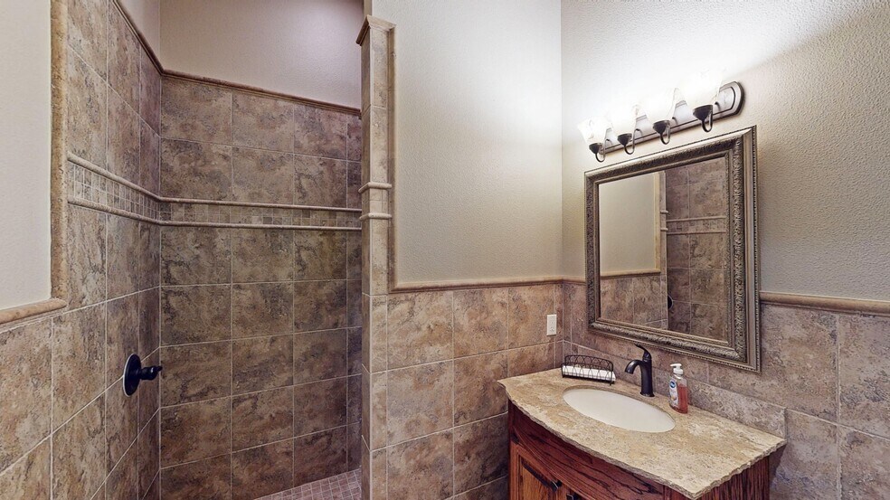 More Photos Of 3000 Village Pky, Highland Village Office For Sale