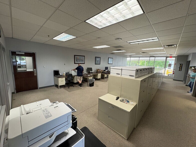 More Photos Of 3633 Valley Pike, Winchester Warehouse For Lease