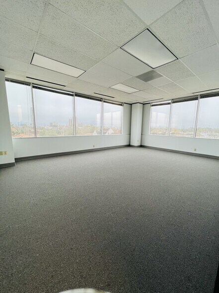 More Photos Of 3033 Chimney Rock Dr, Houston Office For Lease