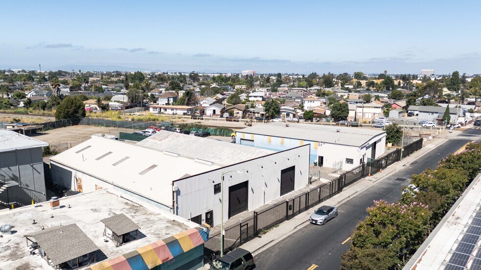 More Photos Of 10441 Edes Ave, Oakland Unknown For Lease
