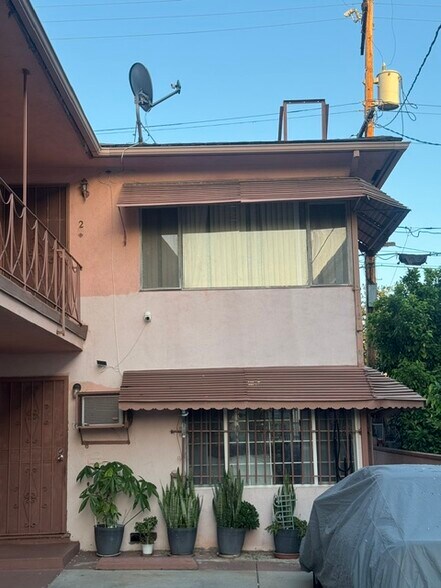 More Photos Of 410 Fischer St, Glendale Apartments For Sale