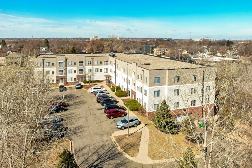 More Photos Of 2101 Washington St NE, Minneapolis Apartments For Sale
