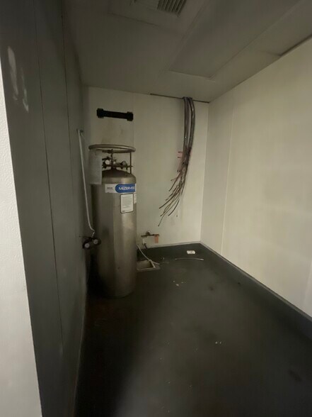 More Photos Of 7862 Montgomery Rd, Cincinnati Restaurant For Lease