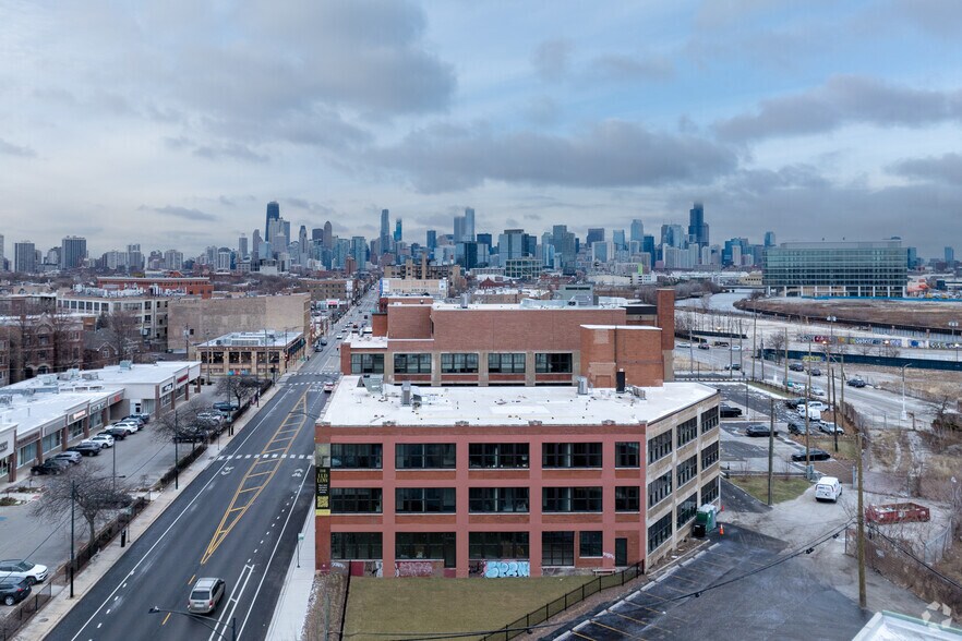 More Photos Of 2032 N Clybourn Ave, Chicago Apartments For Lease