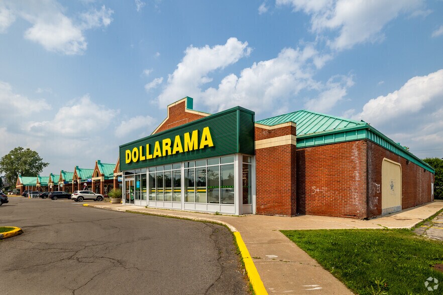 More Photos Of 1080-1126 Boul de la Grande-Allée, Boisbriand Freestanding For Lease