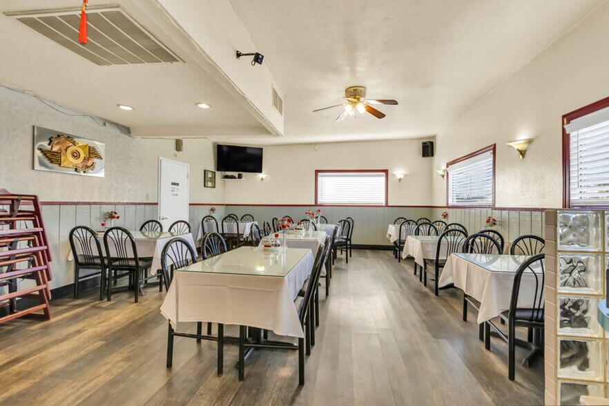 More Photos Of 7223 55th St, Sacramento Restaurant For Sale