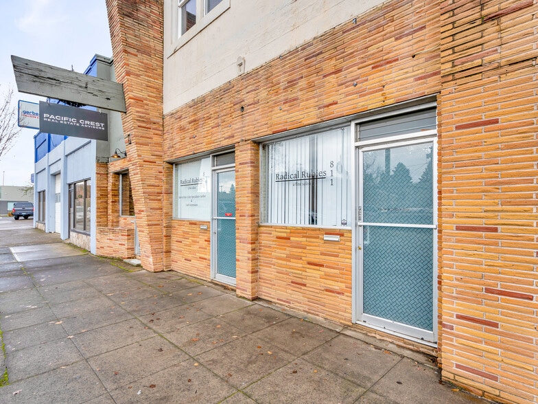 More Photos Of 811 E 1st St, Newberg Storefront Retail Residential For Lease