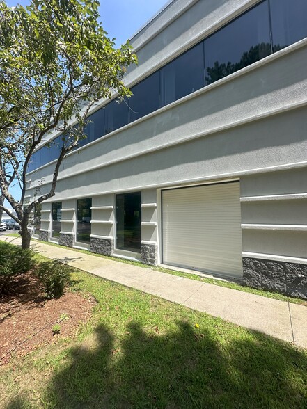 More Photos Of 9 Industrial Rd, Milford Office For Lease