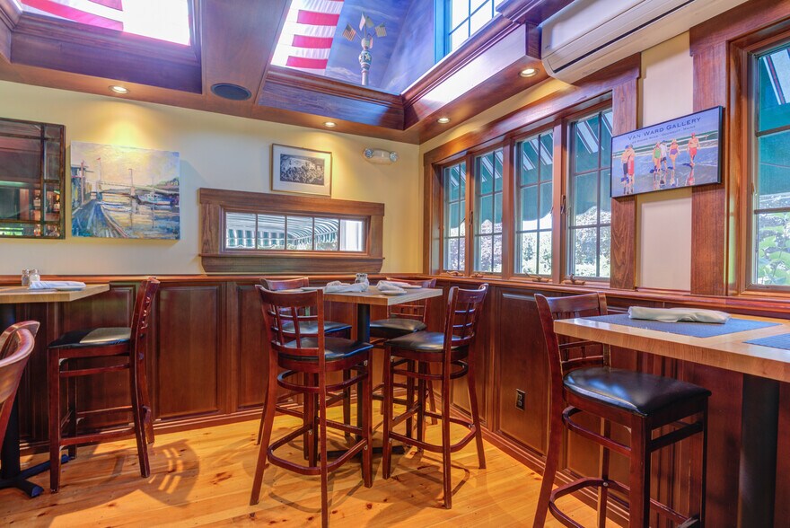 More Photos Of 200 Shore Rd, Ogunquit Restaurant For Sale